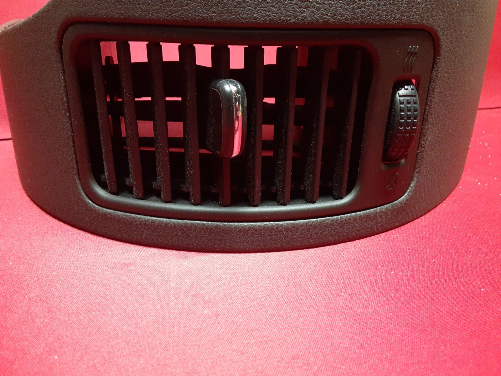 2005 - 2009 Nissan Pathfinder RIGHT PASSENGER Dash Air Vent Bezel 68760-EA100