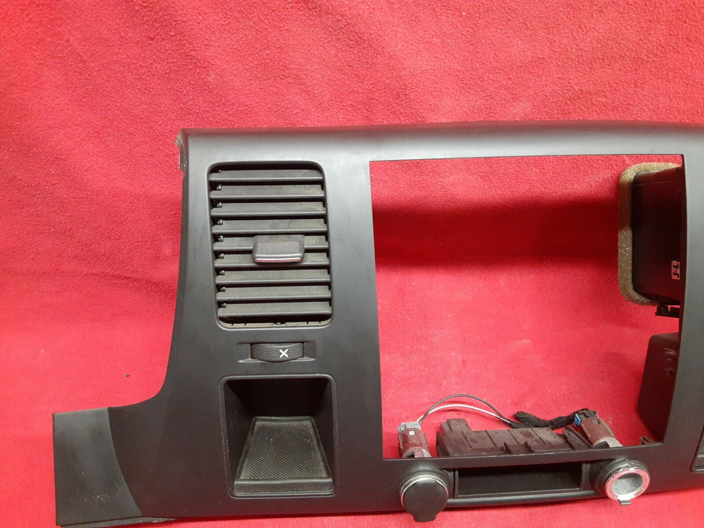 2007 - 2013 Chevrolet Chevy Silverado GMC Sierra Dash Radio 12V Vent Bezel Trim