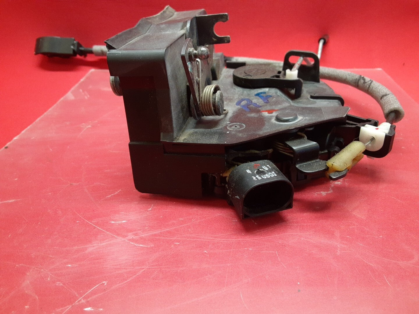 2000-2006 BMW X5 Front Right Pass Door Lock Latch Actuator 51-21-8-402-540