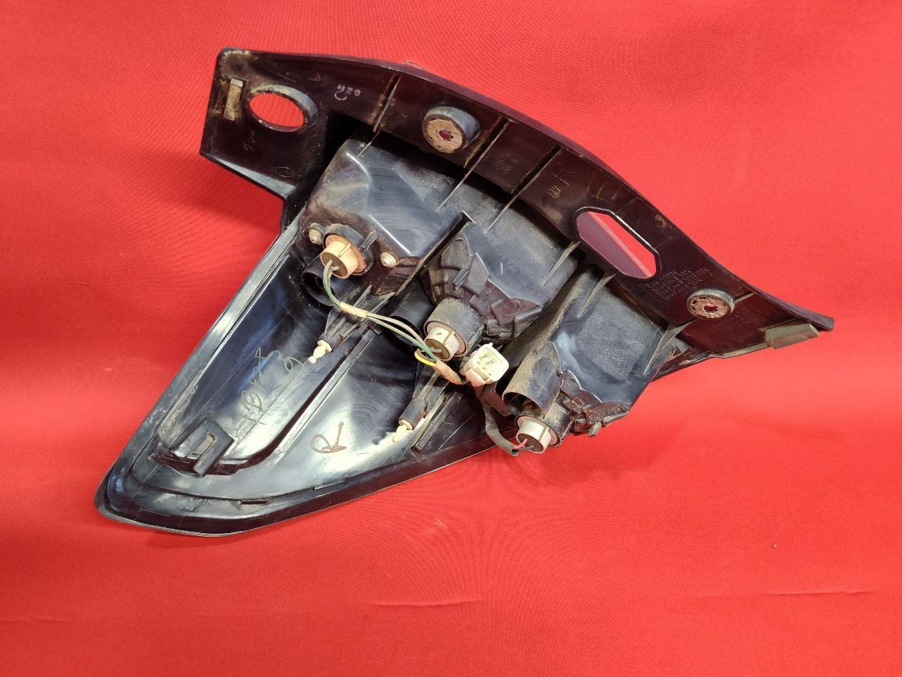 09-13 Subaru Forester RIGHT PASSENGER Tail Light Lamp w/ Wiring Harness