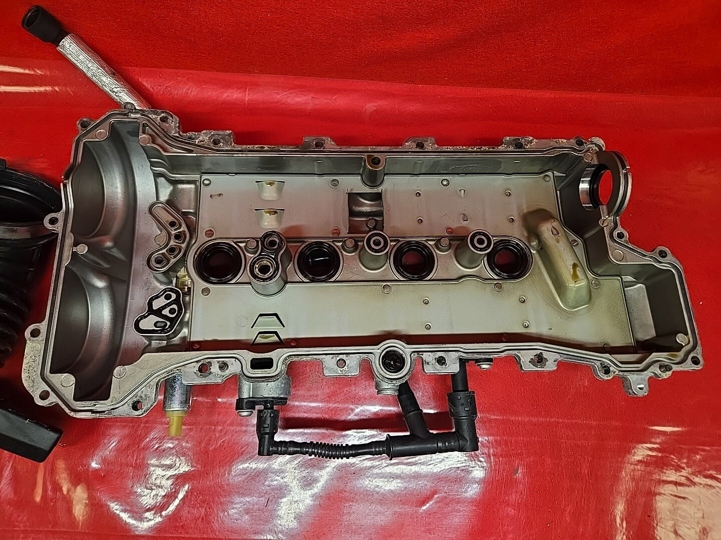 2013 - 2023 GMC Chevy Buick Cadillac L4 Camshaft Rocker Valve Cover 25201395