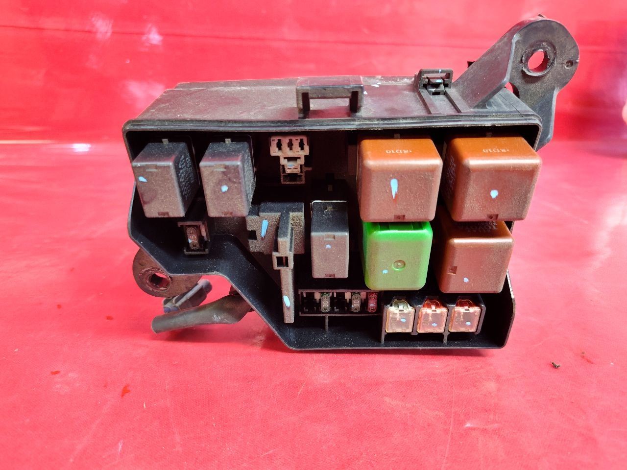 2001-2003 Toyota Prius 1st Gen Engine Bay Fuse Box Junction Block 82721-47010
