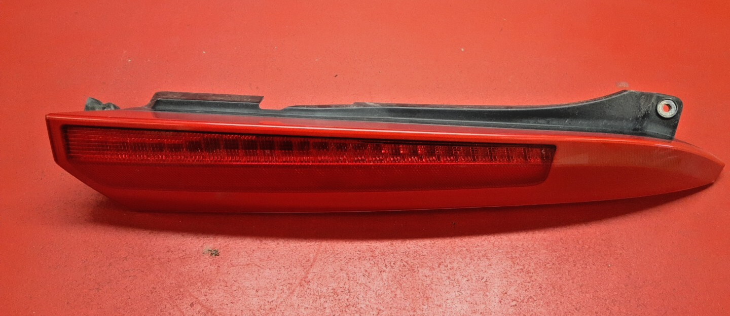 2003-2006 Volvo XC90 Right Upper Tail Light Lamp Assembly 30678221