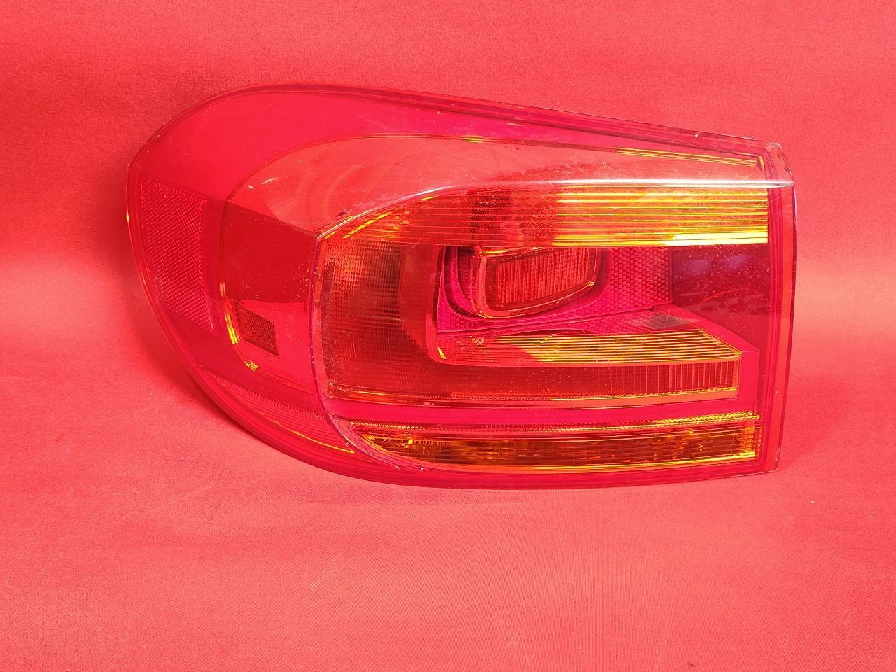 2012-2018 VW Volkswagen Tiguan LEFT DRIVER Outer Quarter Tail Light Lamp