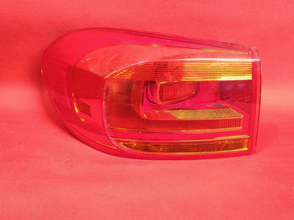 2012-2018 VW Volkswagen Tiguan LEFT DRIVER Outer Quarter Tail Light Lamp