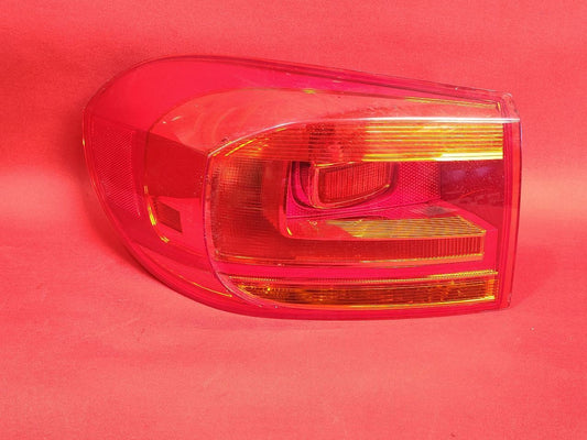 2012-2018 VW Volkswagen Tiguan LEFT DRIVER Outer Quarter Tail Light Lamp