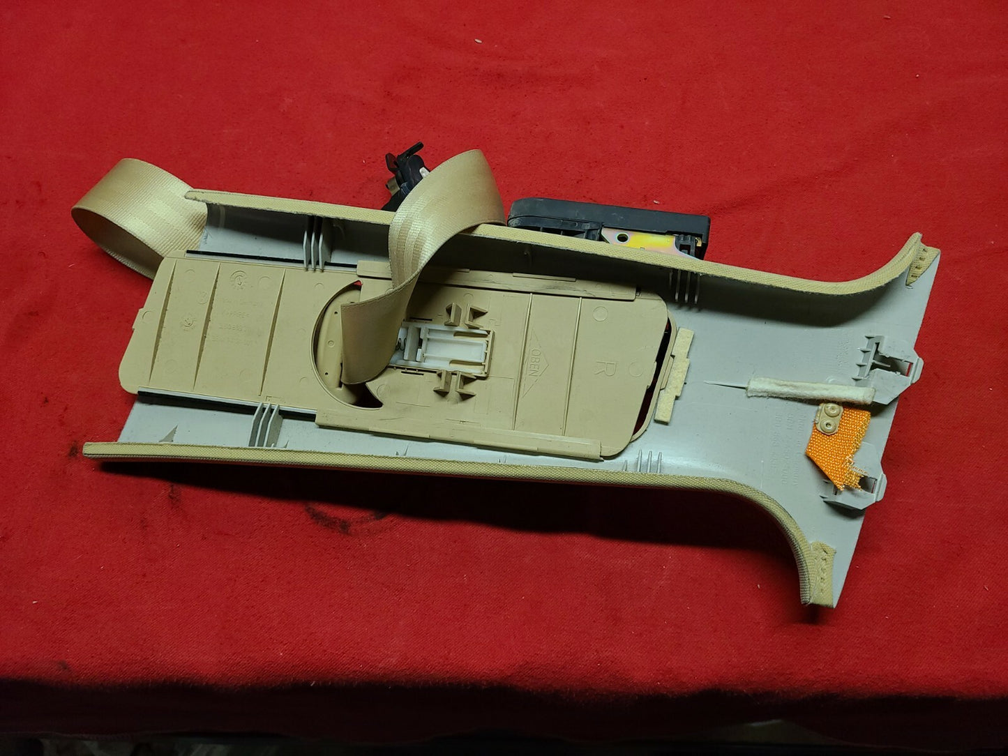 2002 - 2005 VW Passat Seat Belt Front Seat Passenger Retractor - Tan W/ Trim