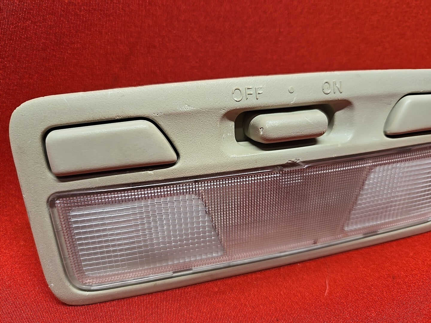 2001 - 2006 Mitsubishi Montero LIMITED/XLS Roof Dome Reading Light Lamp Beige