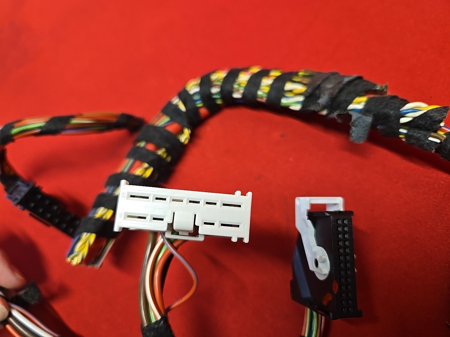2006 Range Rover V8 Supercharged Interior REAR Quarter Panel Fuse Box - PIGTAILS
