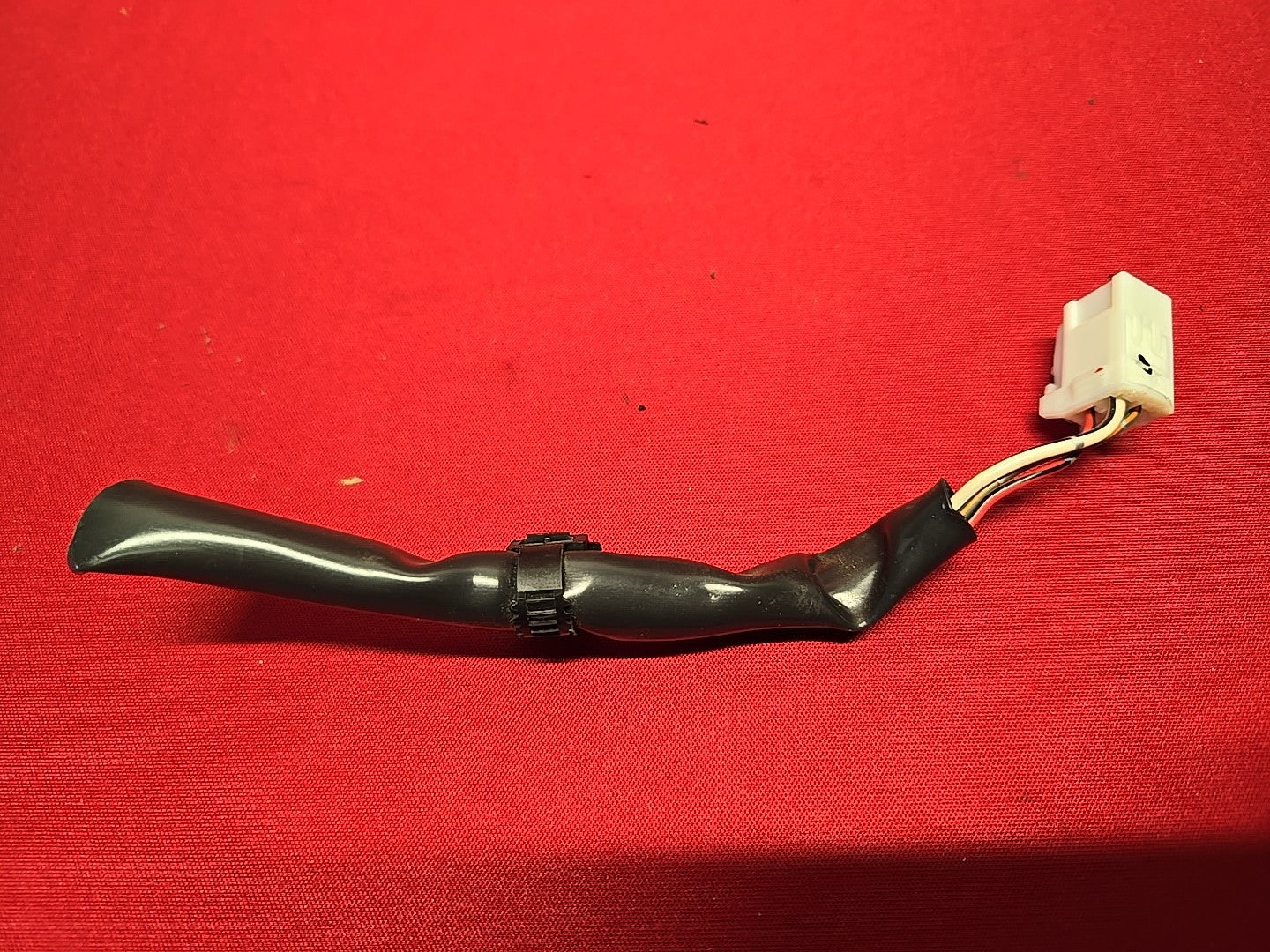 1997-1999 Lexus ES300 RIGHT PASSENGER Deck Trunk Mounted Tail Light Lamp PIGTAIL