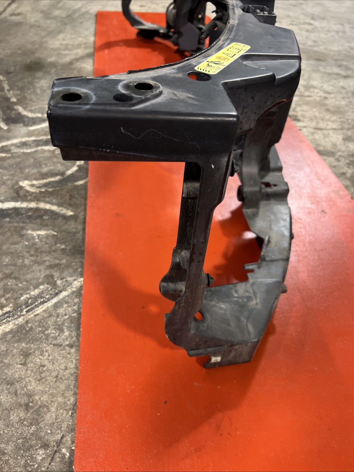 2005 - 2016 Land Rover Range Rover Sport / LR3 / LR4 Radiator Support