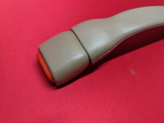 2001 - 2004 Grand Cherokee Front Right Seat Belt Buckle - Sandstone 5JQ221T5AA