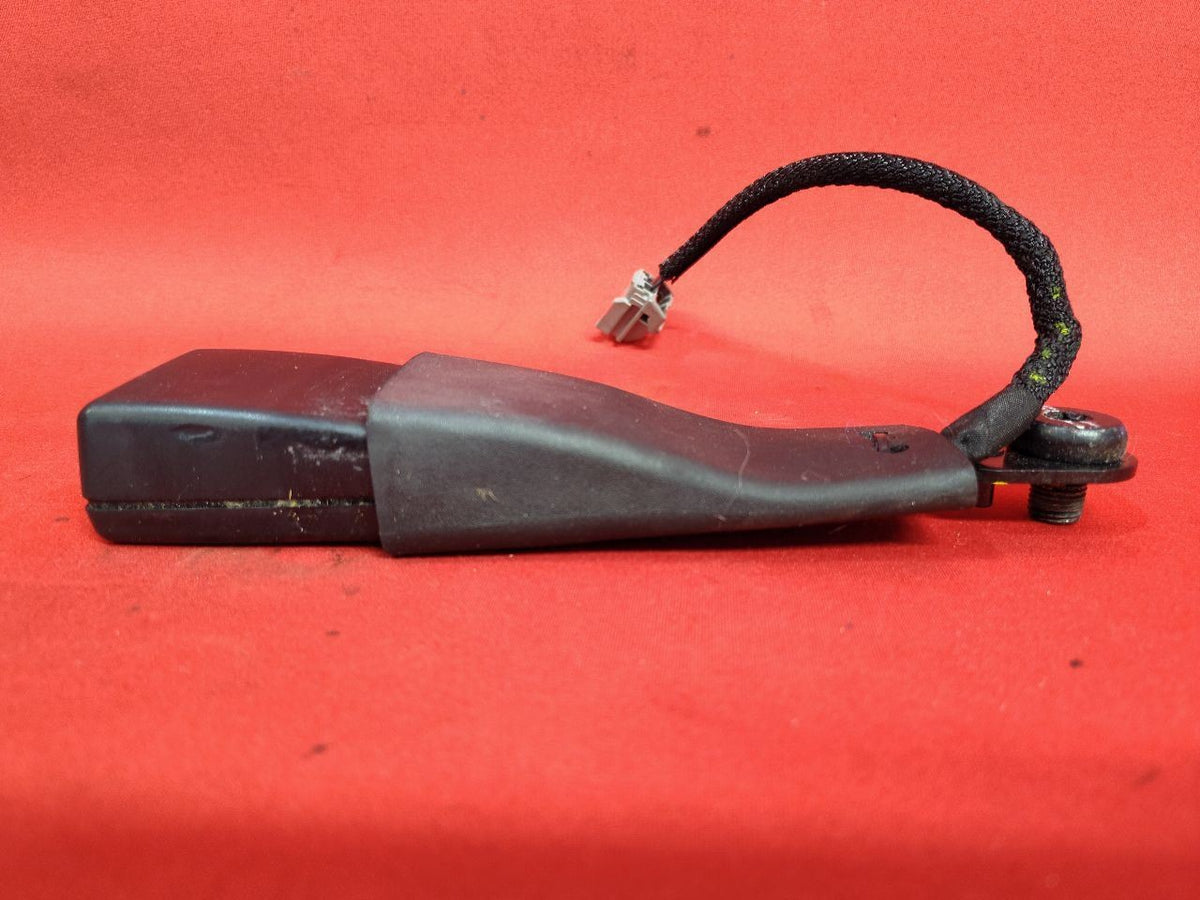 2012-2019 Fiat 500 Coupe FRONT LEFT DRIVER Traditional Seat Belt Buckle Black
