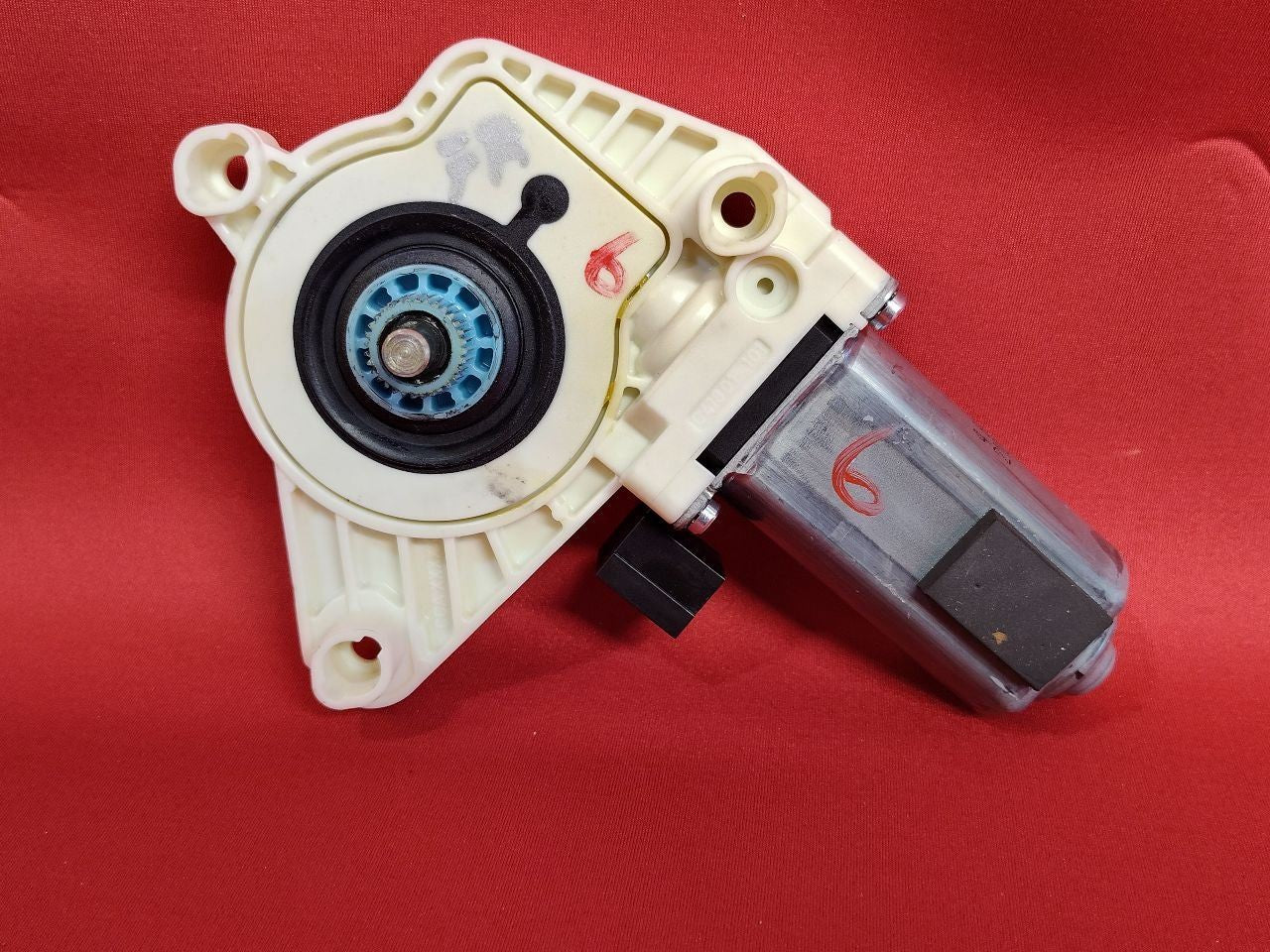 16-22 VW Volkswagen 18-23 Audi FRONT RIGHT PASSENGER Door Window Motor