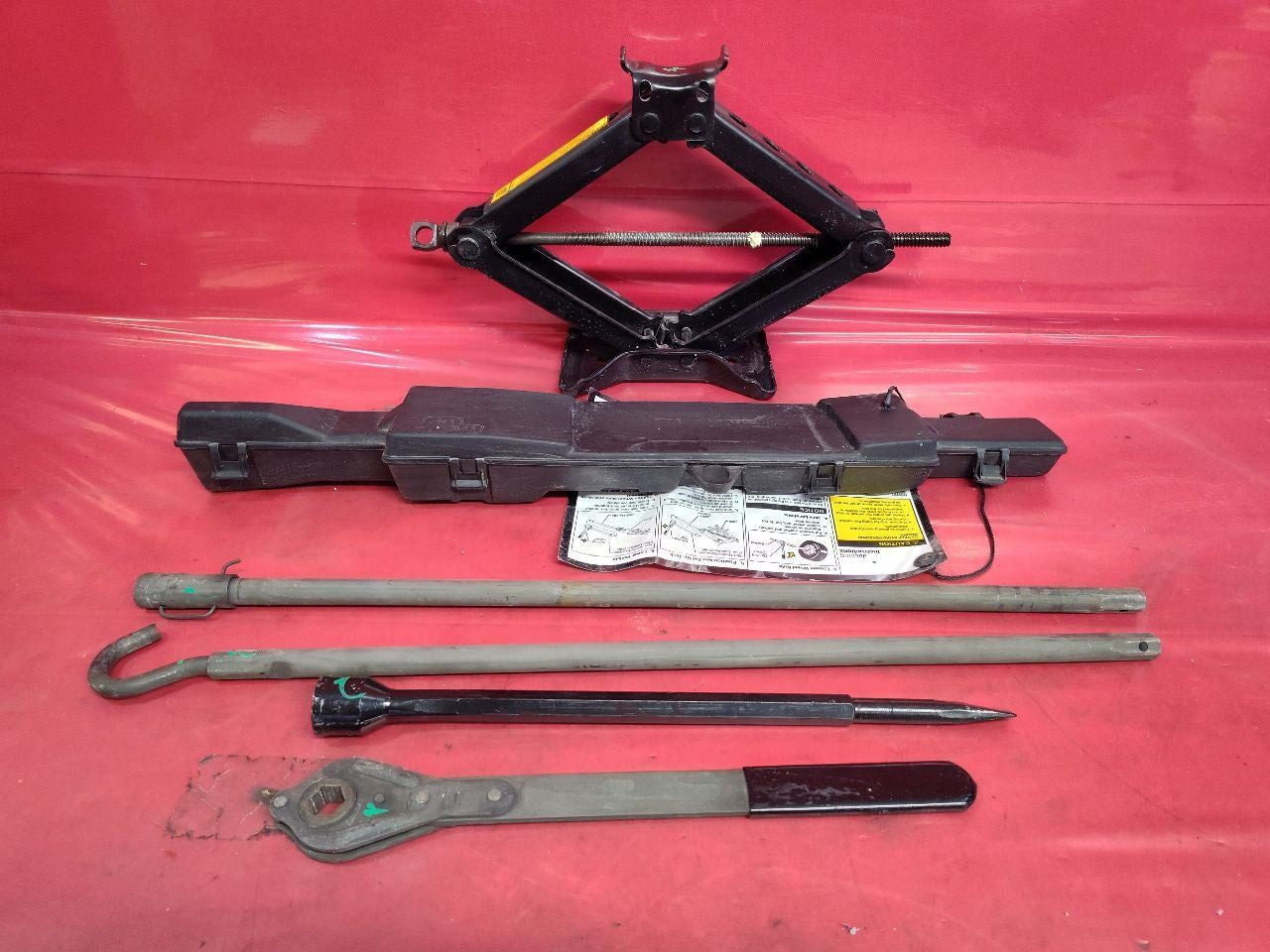 1988-2000 Chevy GMC Cadillac SUV / Pickup Emergency Tire Scissor Jack Tool Set