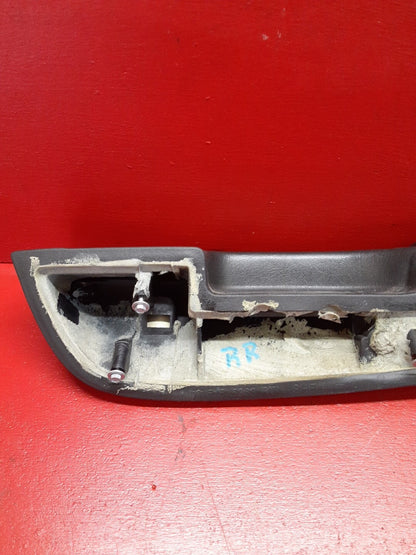 2005 2006 Chevrolet Trailblazer Right Rear Armrest W/ Window Switch 15109970