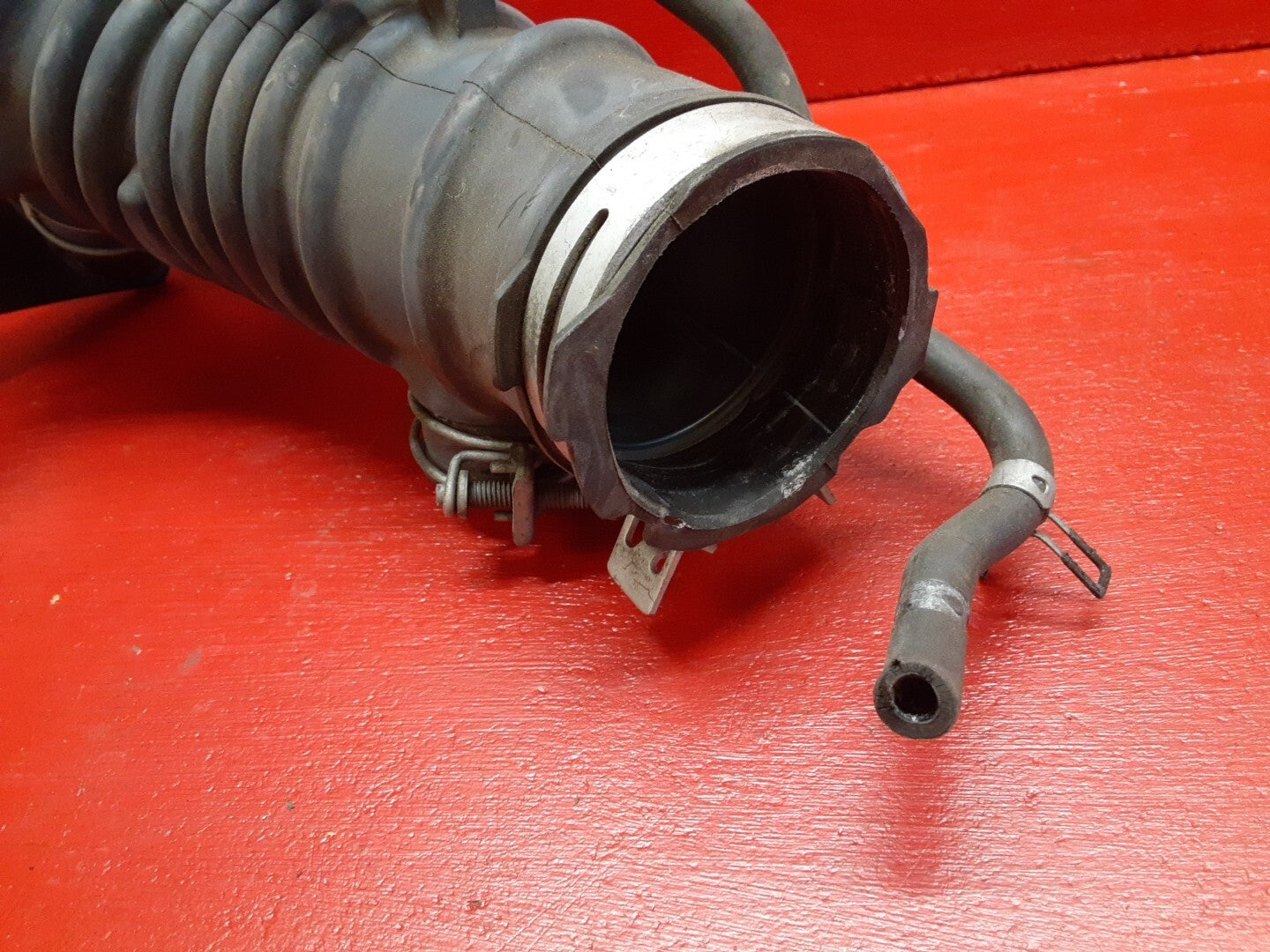 2007 - 2011 Toyota Camry Hybrid 2.4L Air Intake Cleaner Hose Tube with Resonator