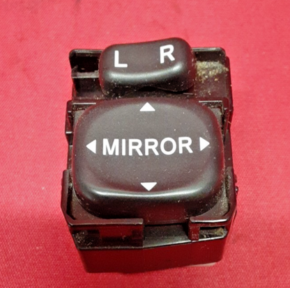 2001 - 2017 Toyota Scion Side View Wing Mirror Adjustment Switch 84872-02060