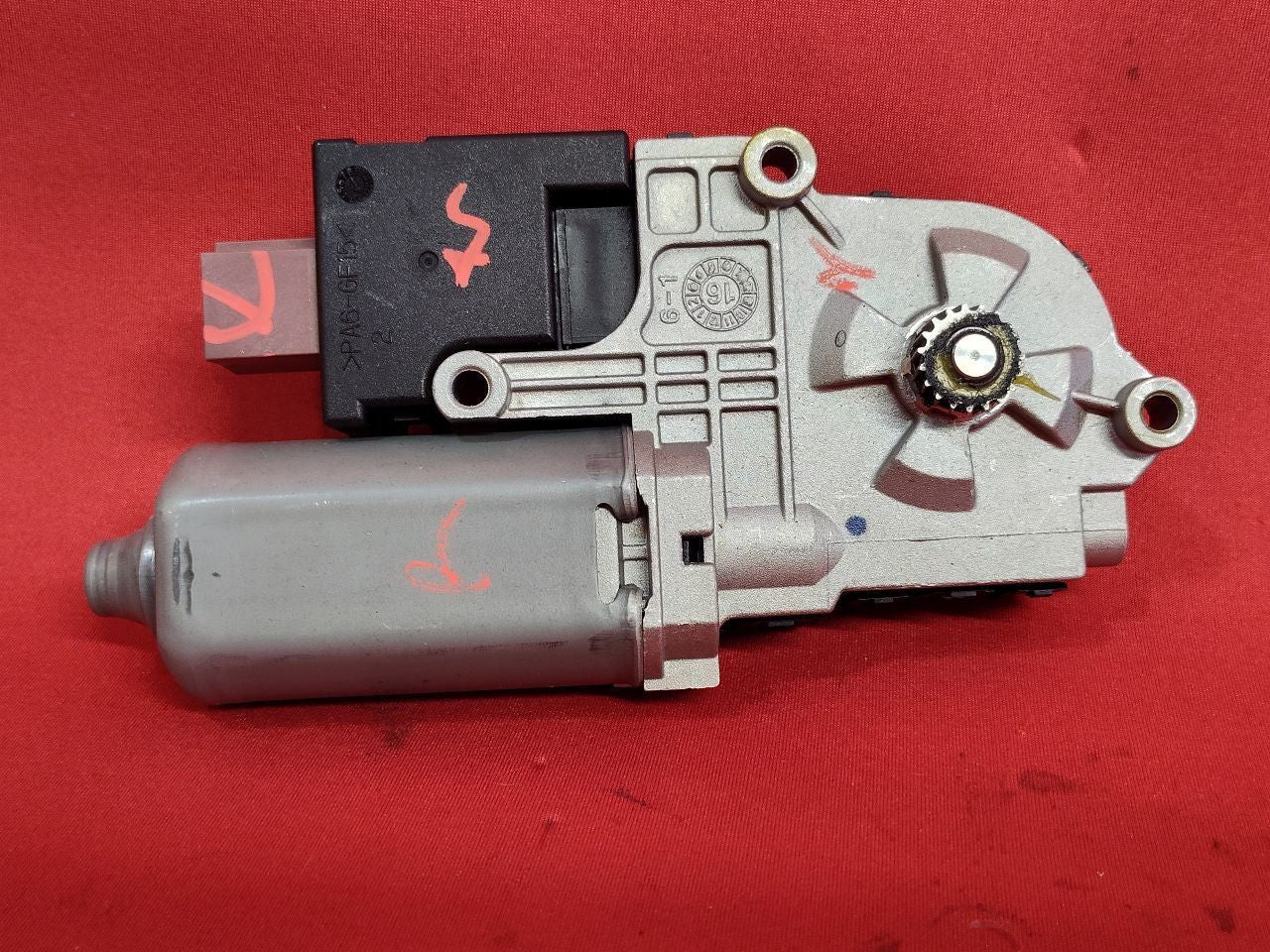 2011-2026 Mopar Dodge Jeep Power Sunroof Glass Motor 68082477AE - 110k Miles