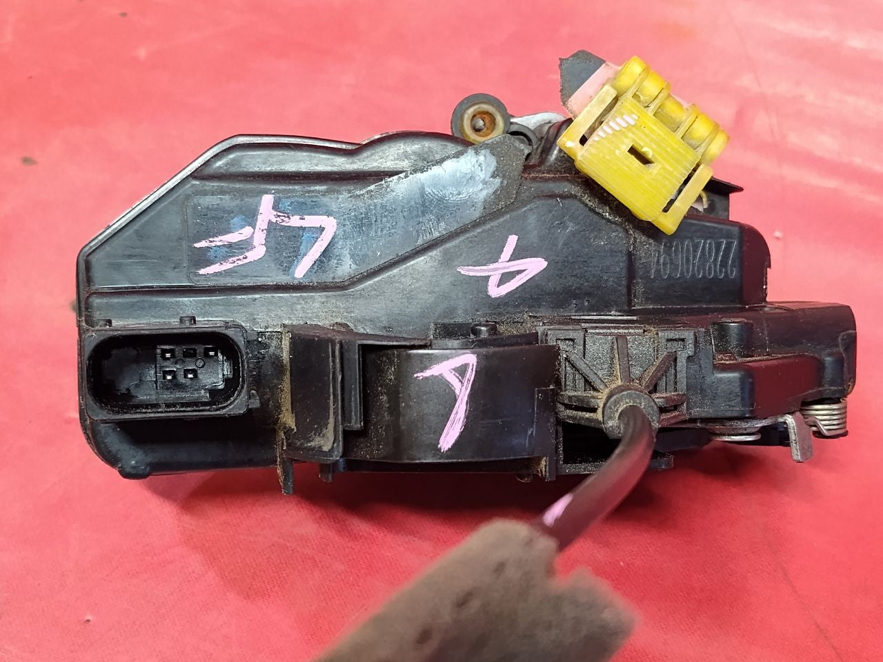 2007-2017 GMC Chevrolet Buick FRONT LEFT DRIVER Door Latch Lock Actuator