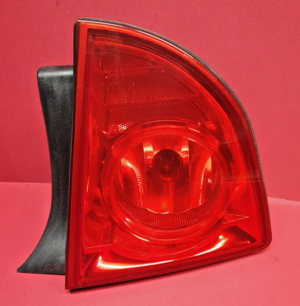 2008 - 2012 Chevy Chevrolet Malibu RIGHT OUTER Tail Light Lamp on Body 20914364