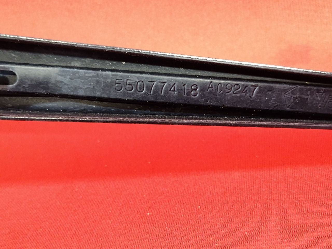 2004-2009 Dodge Durango 07-09 Chrysler Front Windshield Wiper Arm w/ Cover SET