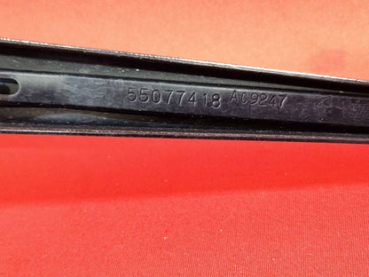 2004-2009 Dodge Durango 07-09 Chrysler Front Windshield Wiper Arm w/ Cover SET