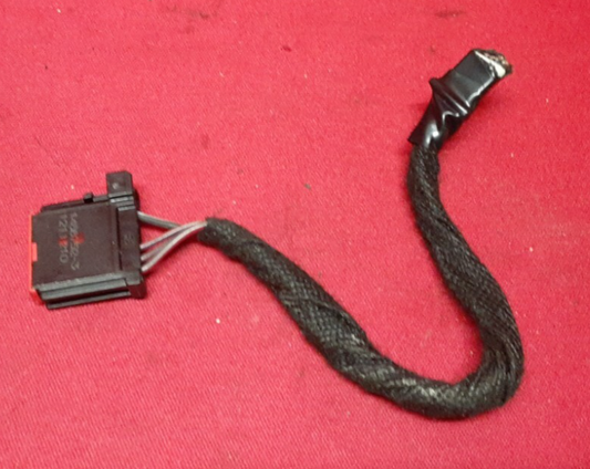 2013 - 2019  Lincoln MKT GPS Antenna Control Module DE9Z10E893D  PIGTAIL