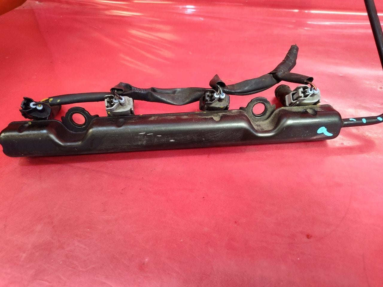 2001-2003 Toyota Prius Fuel Injector Rail Ramp w/ Injectors 23814-21040