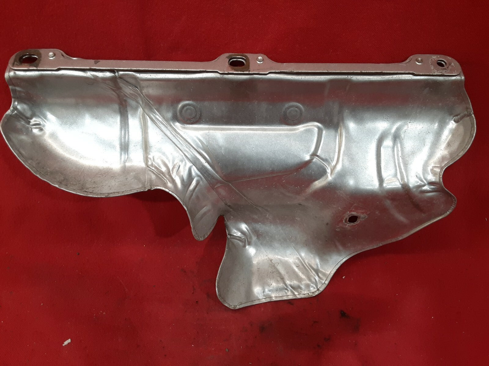 2007 - 2013 Volvo c30 2.5L Turbocharged Exhaust Manifold Shield Cover 30713262