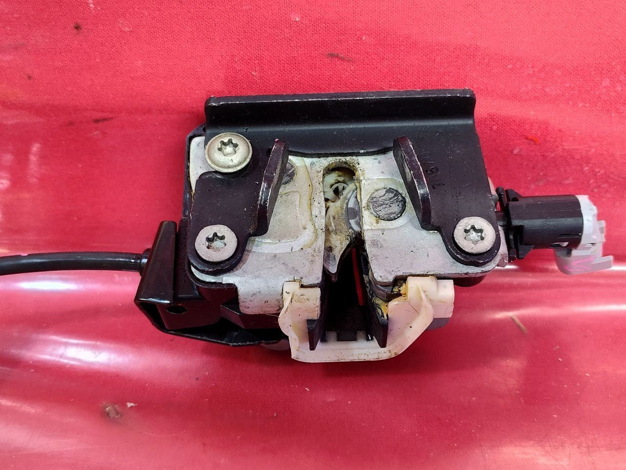 2010-2016 Land Rover LR4 / 05-09 LR3 Liftgate Hatch Latch Lock Actuator SET