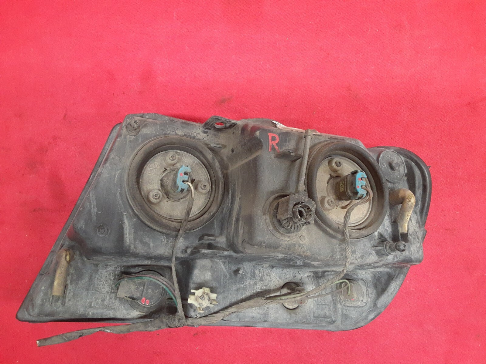2001 - 2004 Jeep Grand Cherokee Limited Overland RIGHT PASSENGER Headlight Lamp