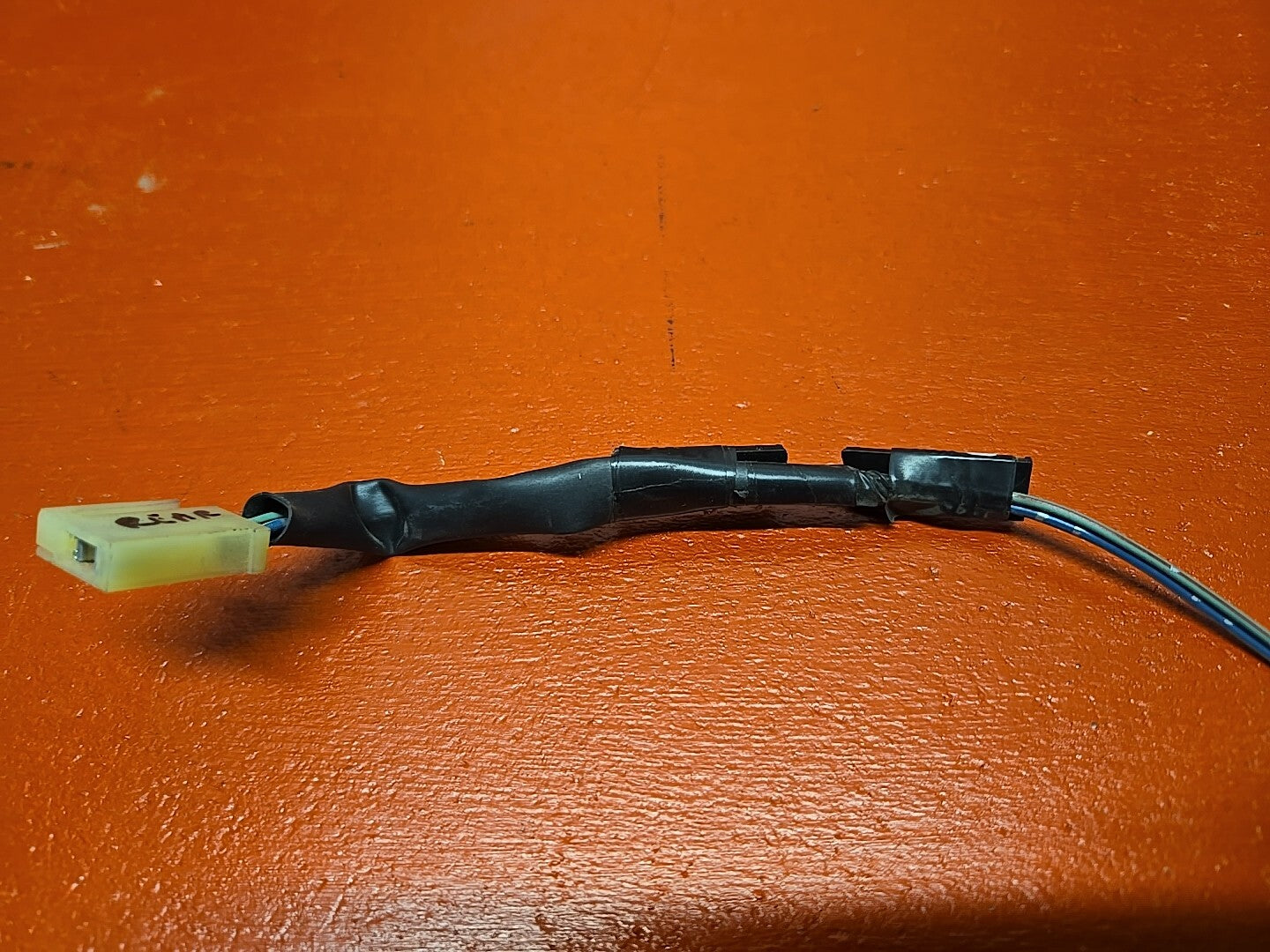 1995 - 2004 Toyota / Scion REAR SINGLE BULB Small Dome Light Lamp PIGTAIL ONLY