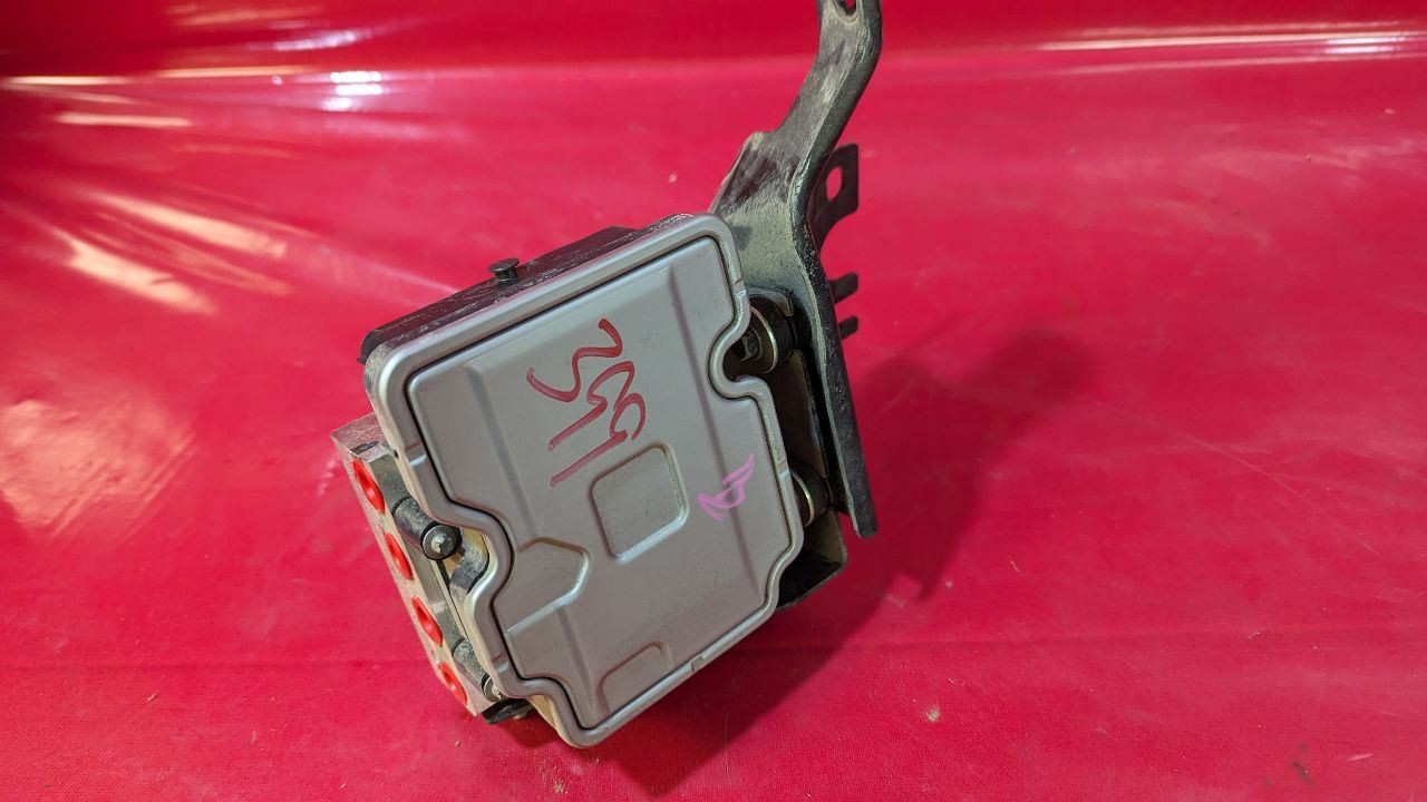 2022-2024 Mitsubishi Outlander Hydraulic ABS Pump w/ ADAPTIVE CRUISE - 26k