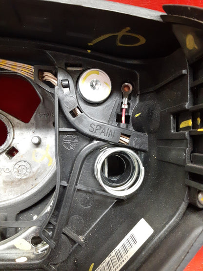 2004 Volvo XC90 Steering Wheel w/ Cruise and Radio Controls 30643088