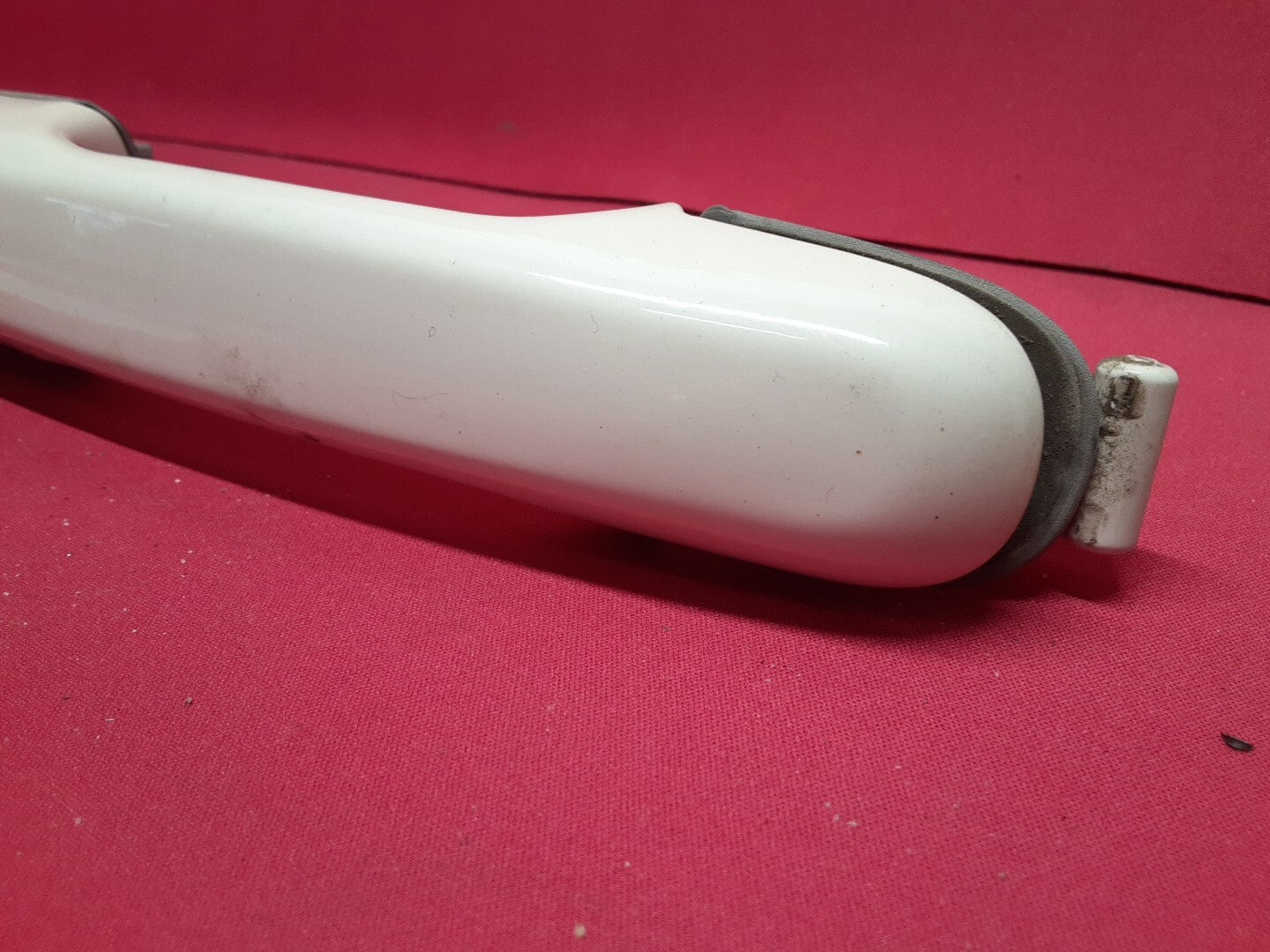 1998 1999 Volvo S70 V70 OUTER RIGHT REAR PASSENGER Door Handle - 189 Polar White