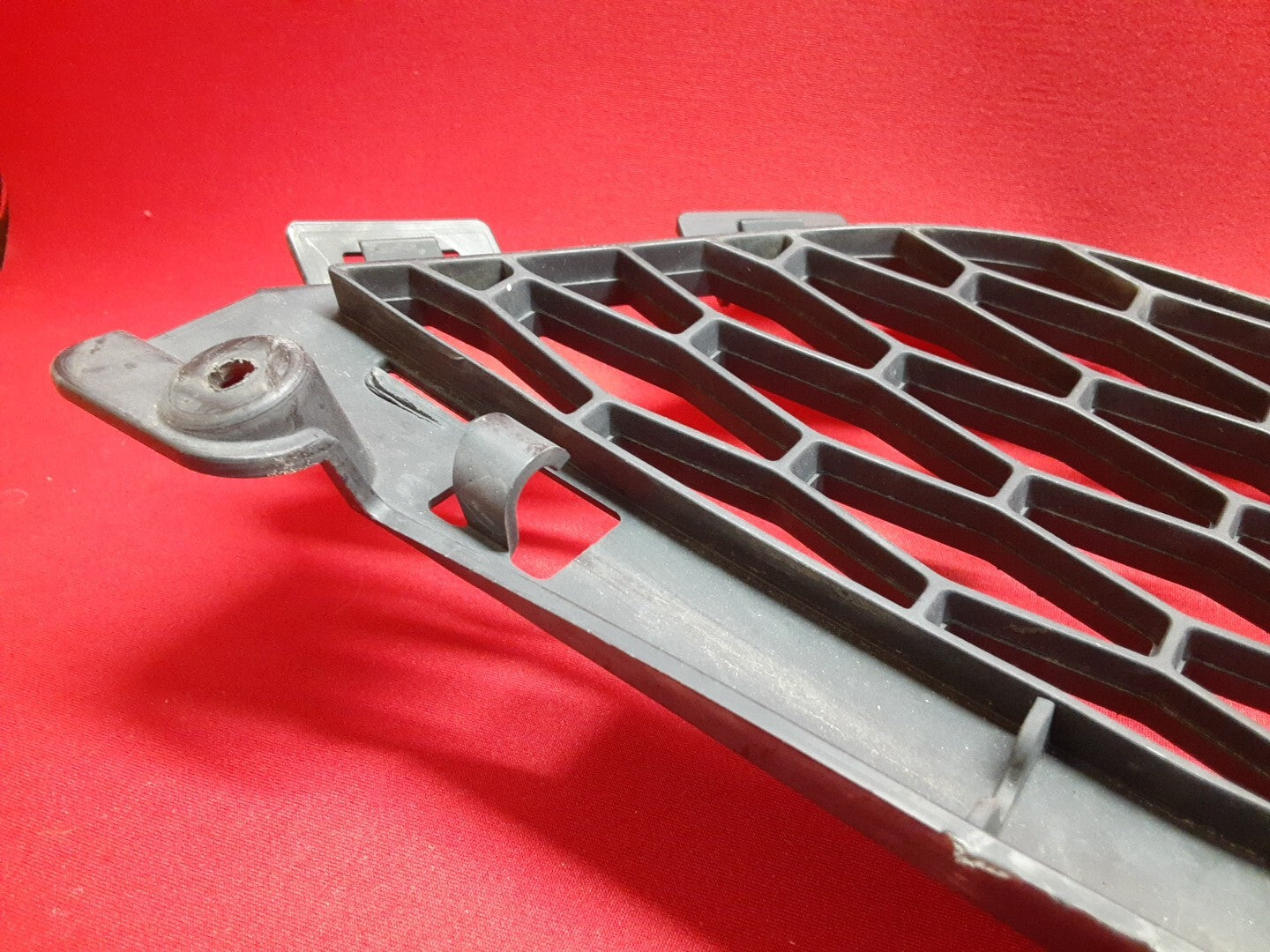 2016 Land Rover Discovery Sport FRONT LOWER Bumper Grille FK72-17K945-A