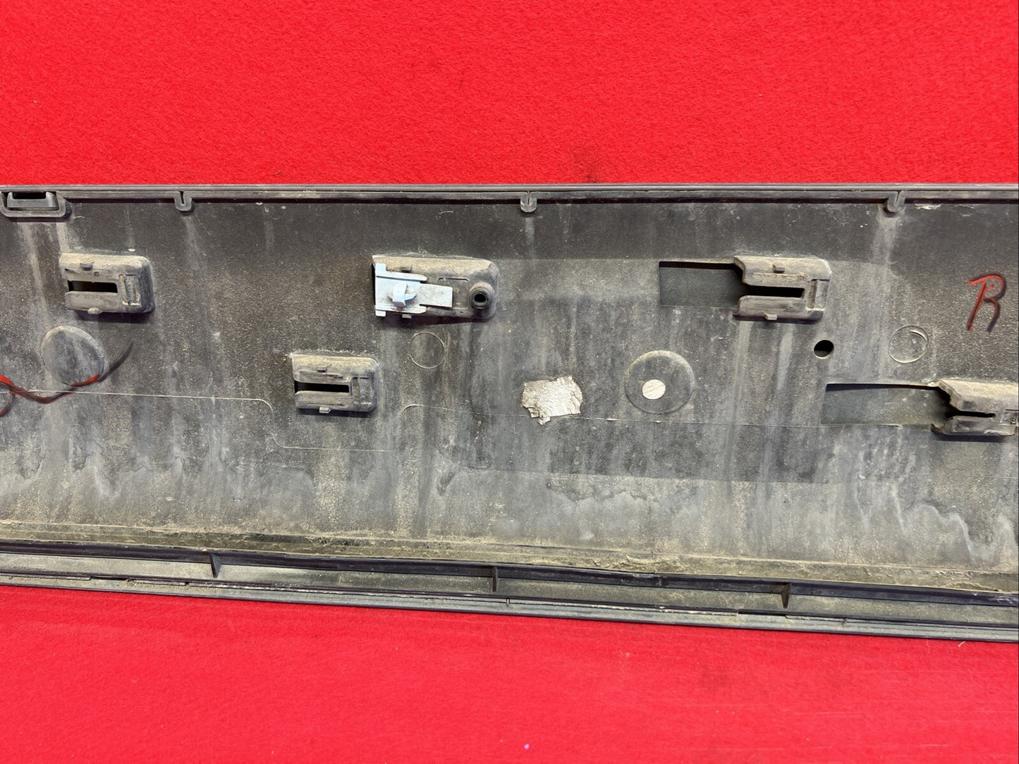 2007 2008 2009 Audi Q7 Right Passenger FRONT Door Lower Trim Molding GRAY