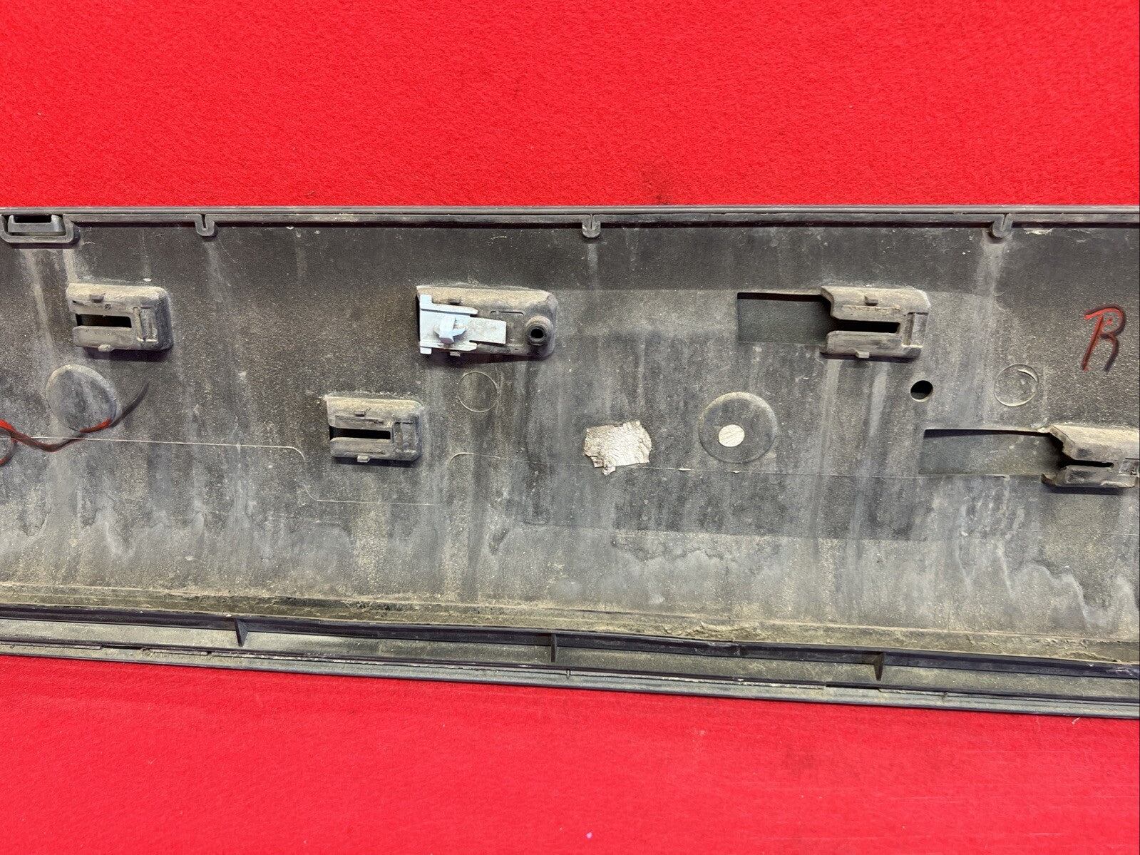 2007 2008 2009 Audi Q7 Right Passenger FRONT Door Lower Trim Molding GRAY
