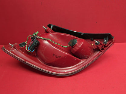 2005 - 2010 Pontiac G6 RIGHT PASSENGER Tail Light Stop Lamp 15242808