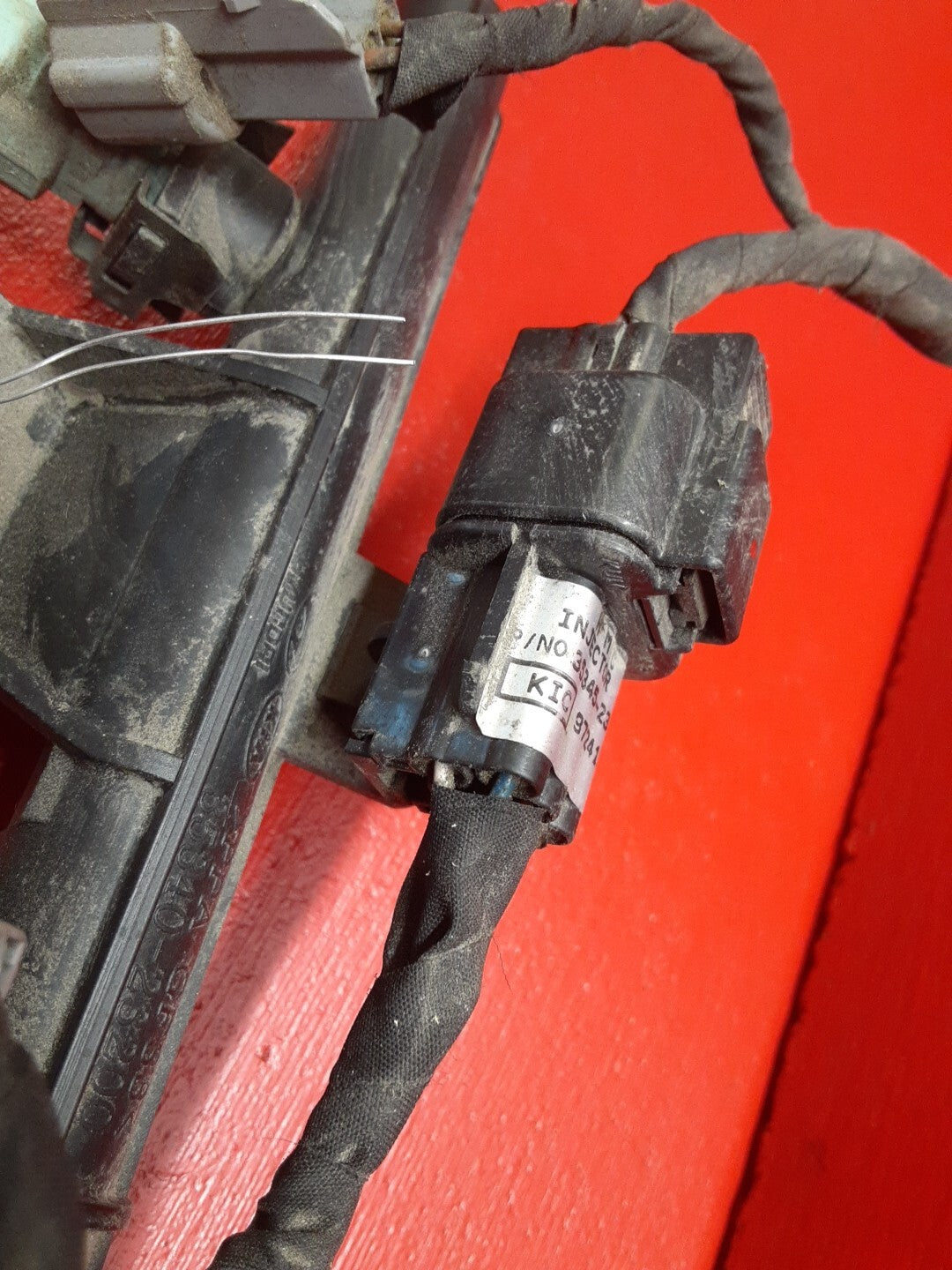 2010 2011 Kia Soul 2.0L Gas Engine Fuel Rail and Injectors