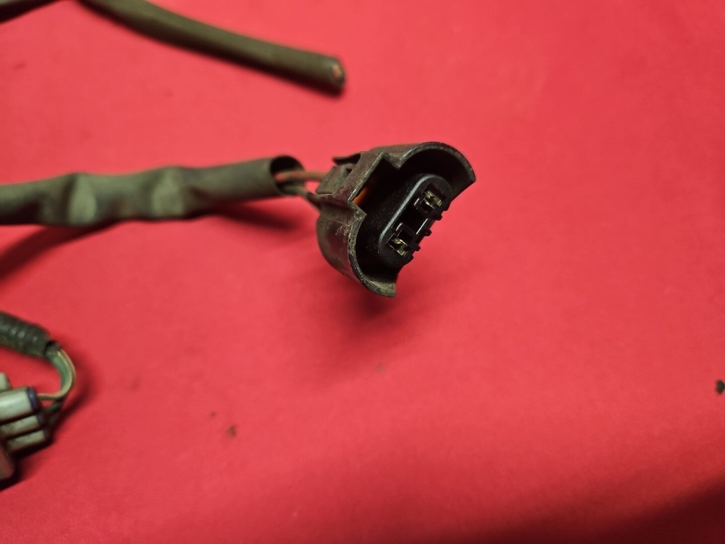 2009 2010 Pontiac Vibe RIGHT PASSENGER Headlight Lamp Halogen PIGTAILS ONLY