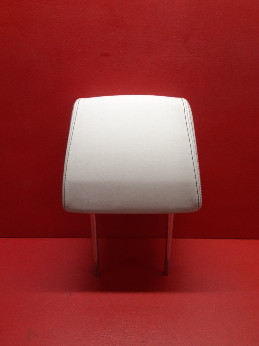 2010-2013 Land Rover Range Rover Sport FRONT LEFT or RIGHT Seat Headrest Ivory