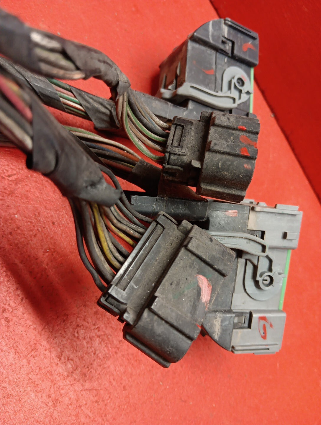 2006 Dodge Durango Power Distribution Fuse Relay Box PIGTAILS ONLY