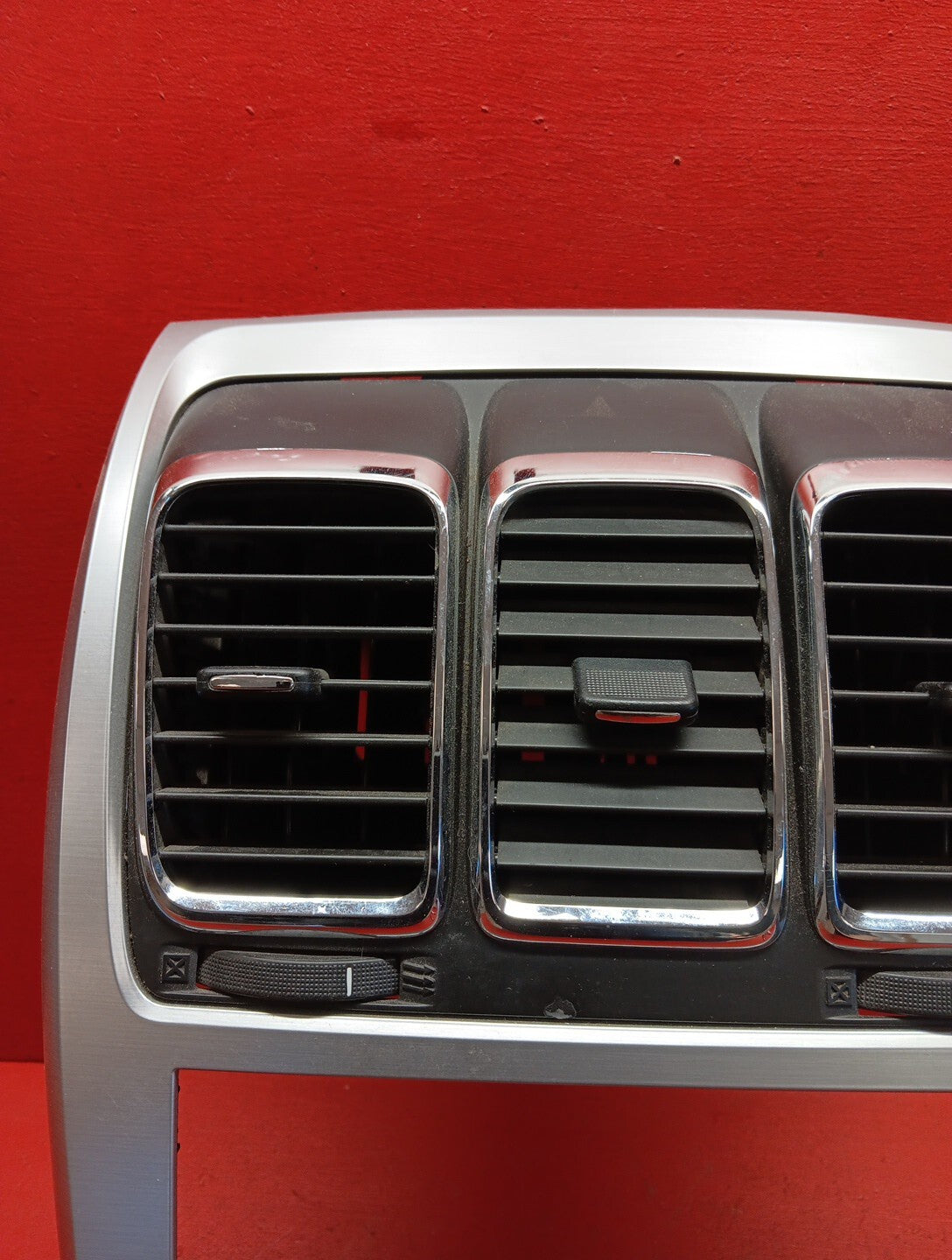 2007-2012 GMC Acadia Center Dash Climate Trim Bezel W/ Vents 20983357