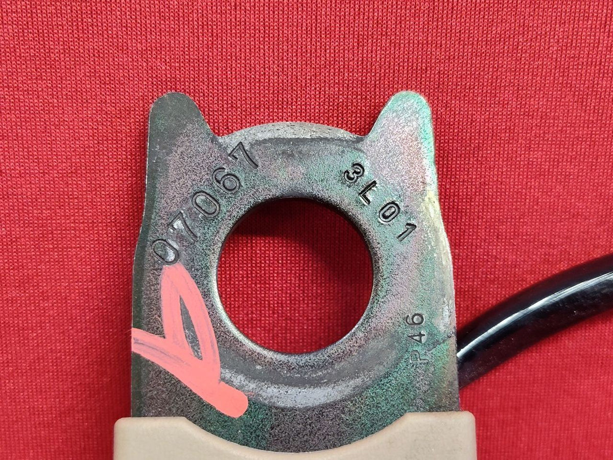 2001-2005 Lexus GS300 GS430 Front Left Driver Seat Belt Buckle SINGLE PLUG