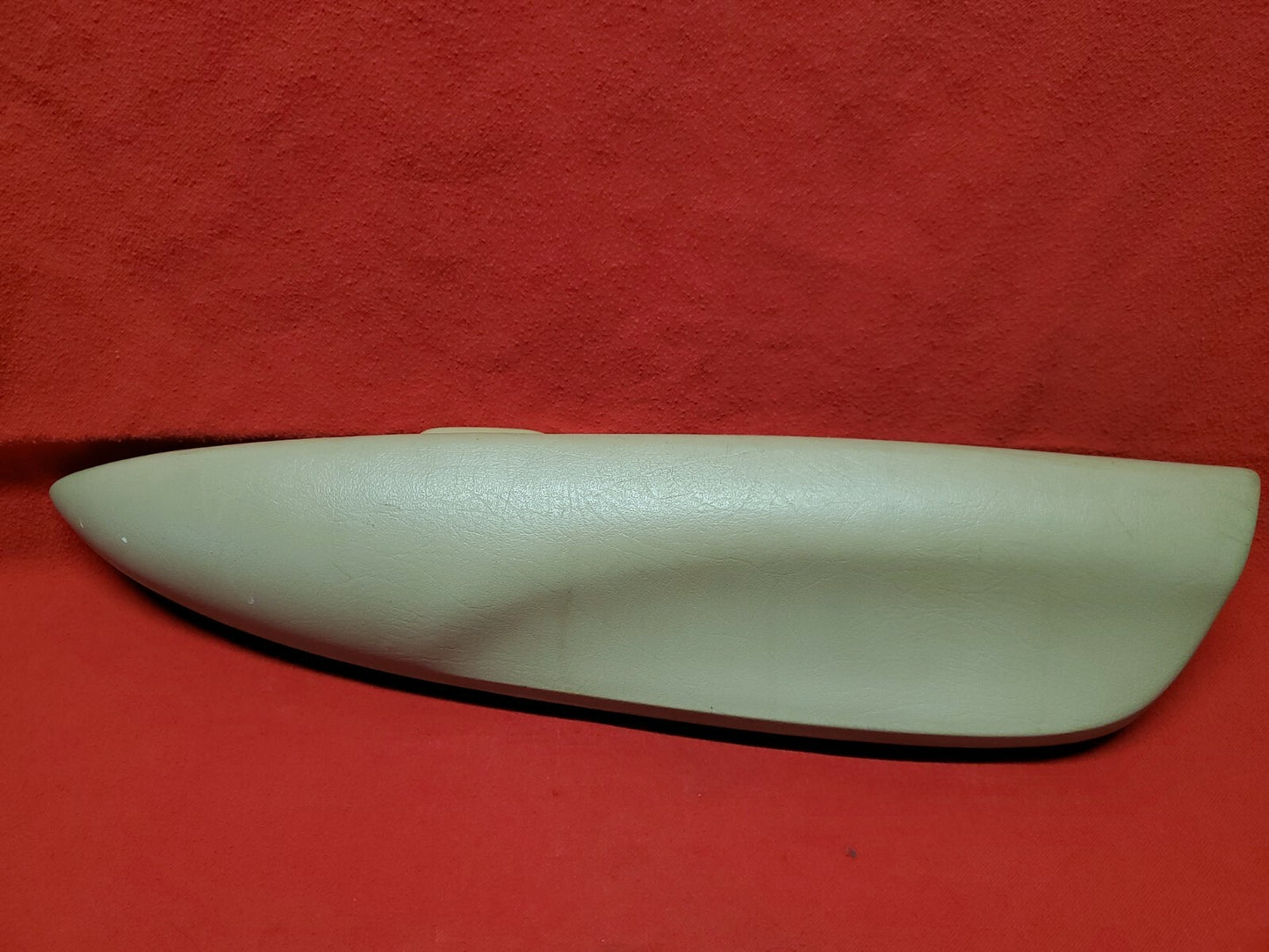 2005 2006 2007 2008 Chevrolet Chevy Trailblazer REAR RIGHT Door Arm Rest Tan