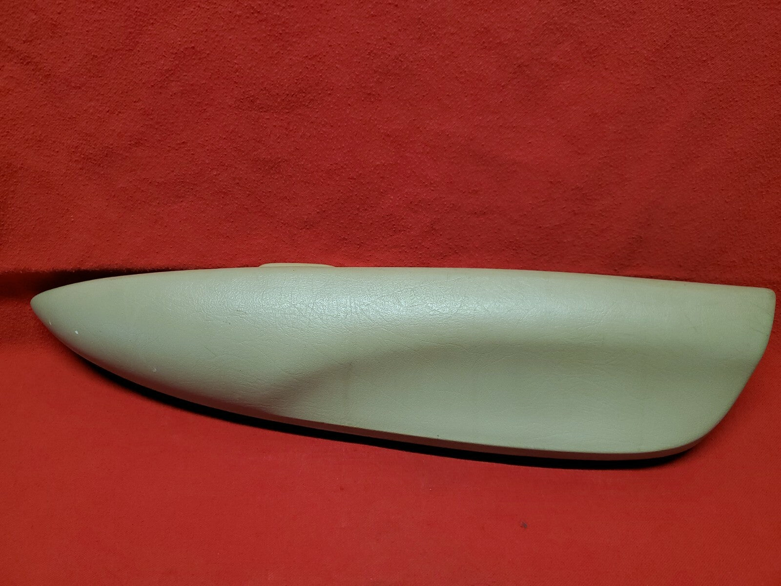 2005 2006 2007 2008 Chevrolet Chevy Trailblazer REAR RIGHT Door Arm Rest Tan