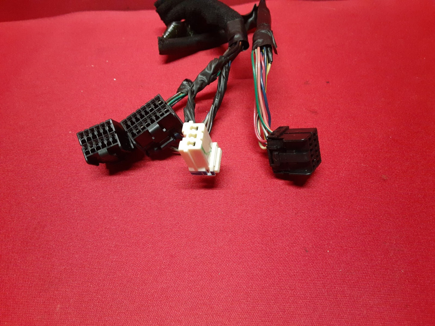 2011 - 2013 Kia Sorento Lambda 2 II Speedometer Cluster 94001-1U010 - PIGTAILS