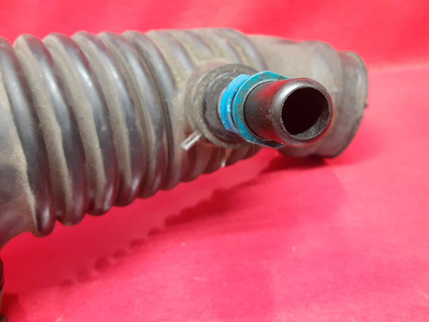 2007 - 2012 Mazda CX-7 2.3L Air Hose Pipe L33E13220